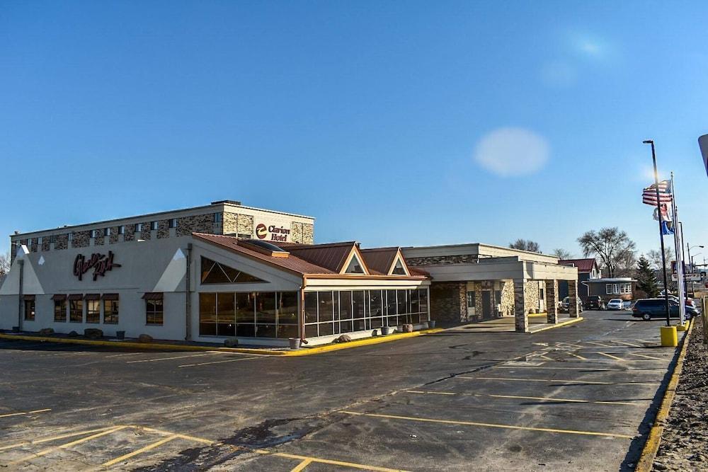 Americinn & Suites By Wyndham Baraboo Event Center Экстерьер фото