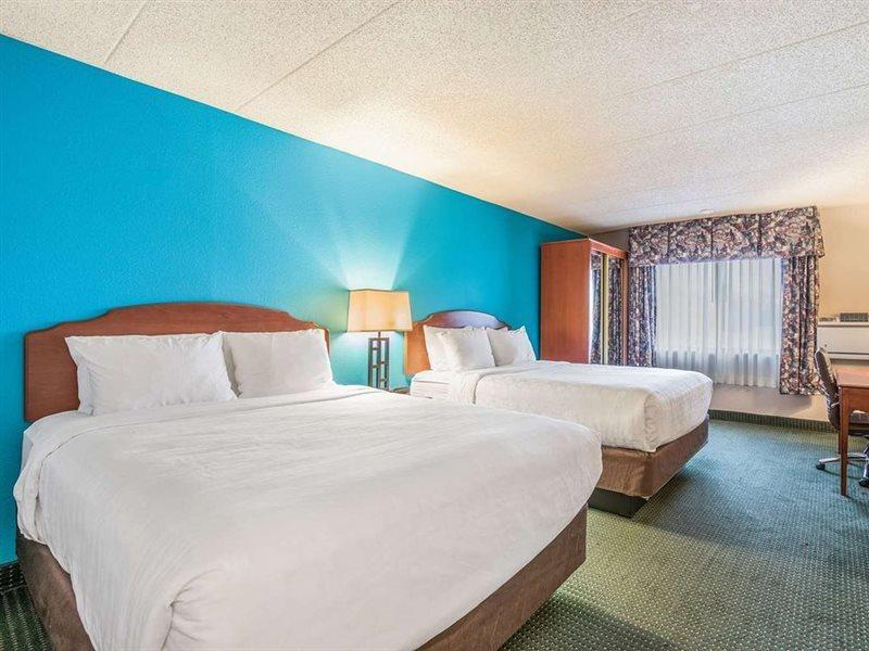 Americinn & Suites By Wyndham Baraboo Event Center Экстерьер фото