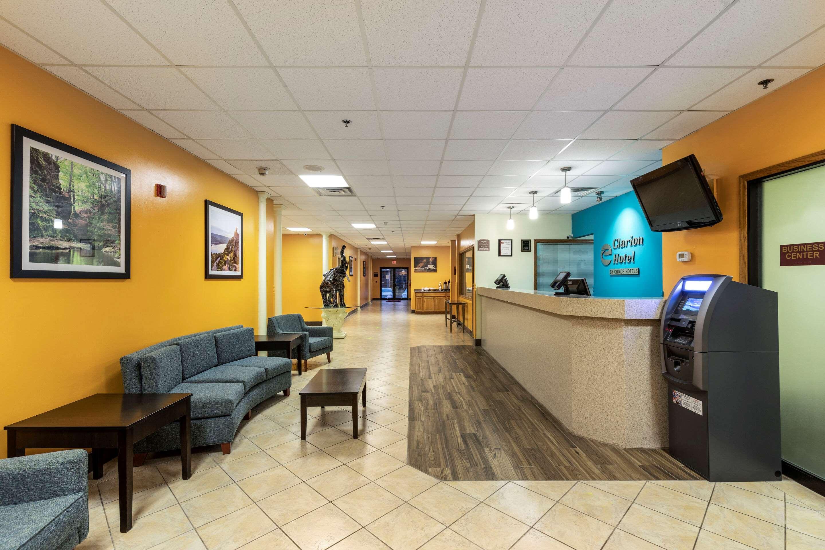 Americinn & Suites By Wyndham Baraboo Event Center Экстерьер фото