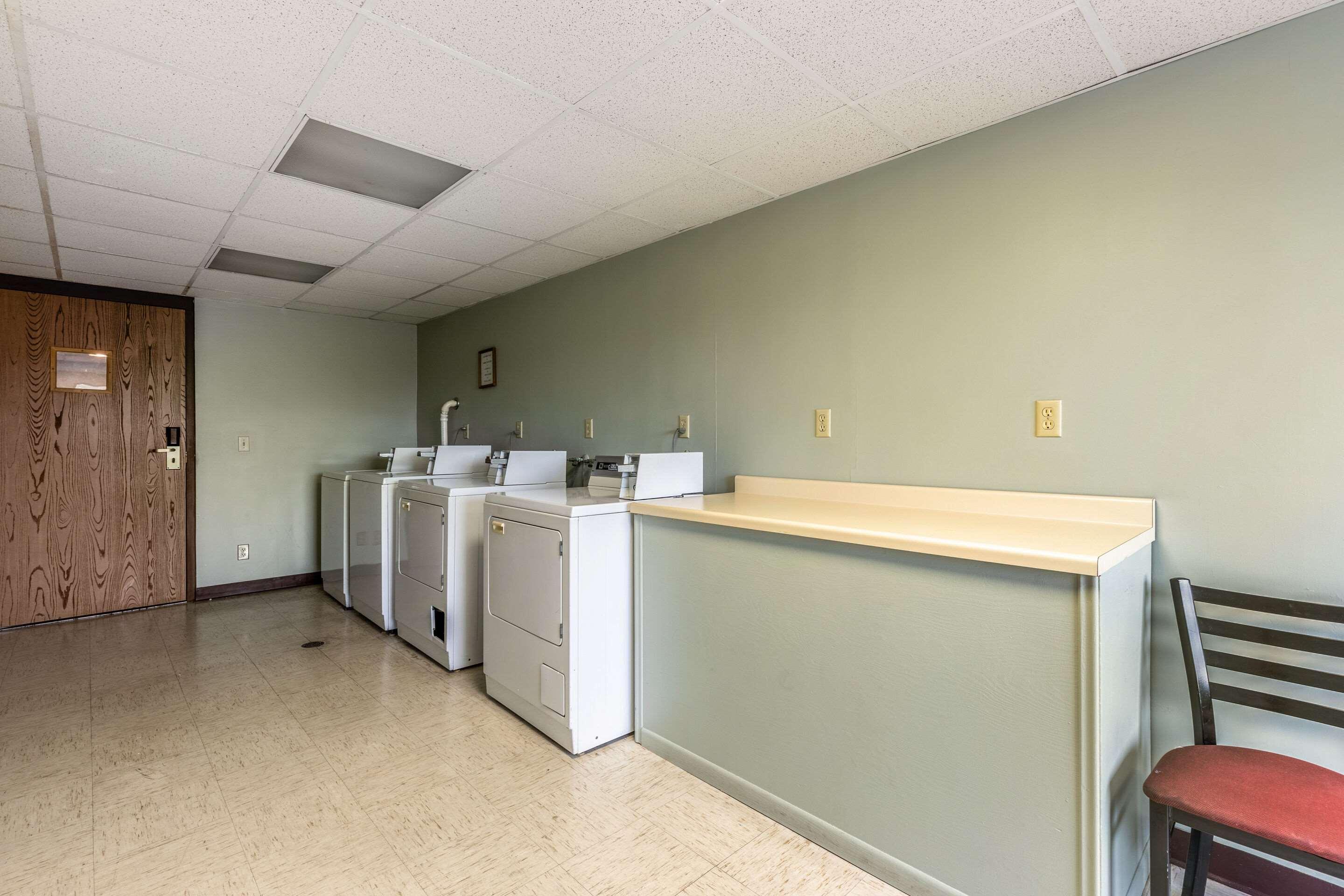 Americinn & Suites By Wyndham Baraboo Event Center Экстерьер фото