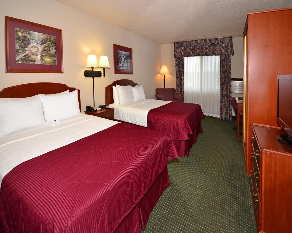 Americinn & Suites By Wyndham Baraboo Event Center Экстерьер фото
