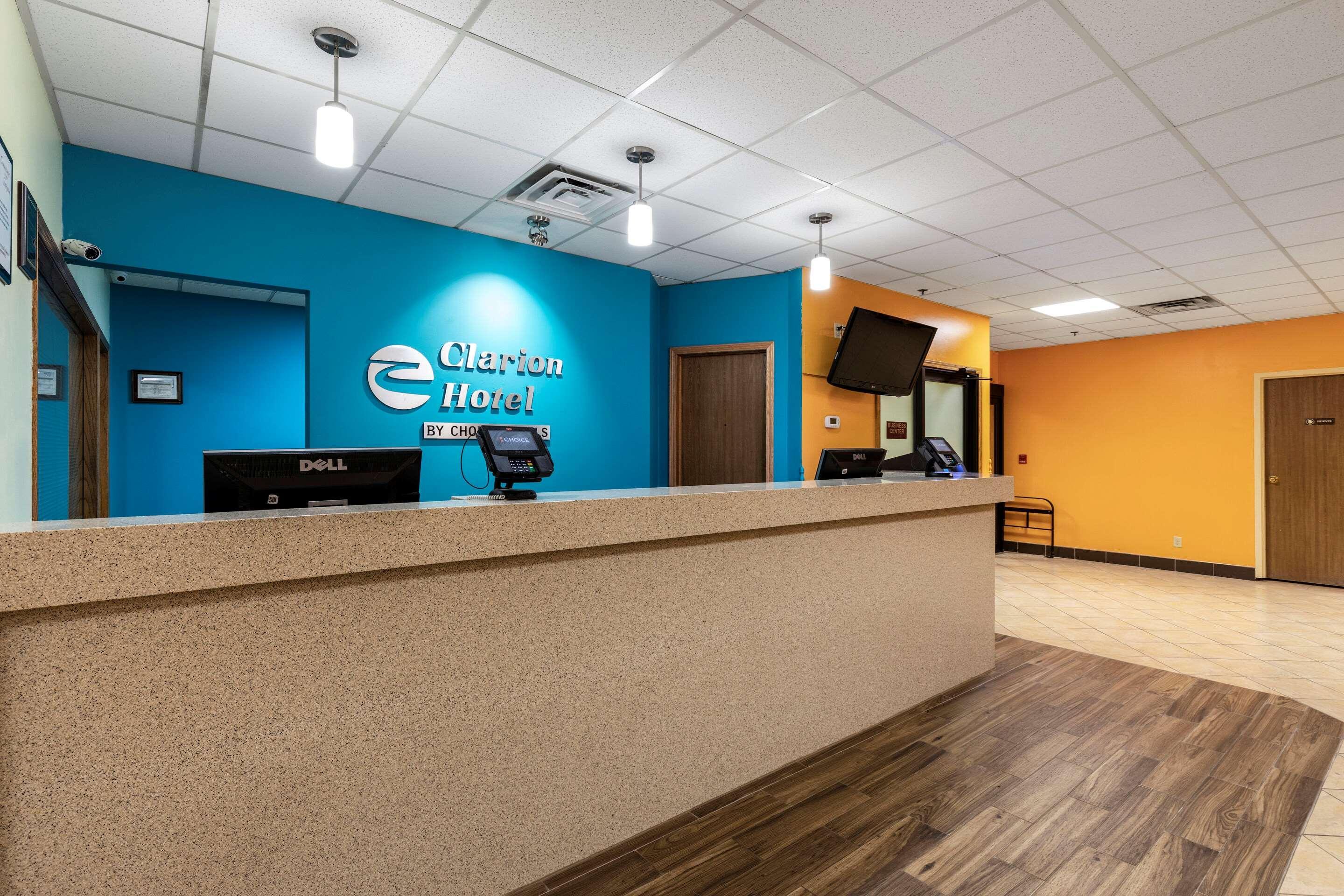 Americinn & Suites By Wyndham Baraboo Event Center Экстерьер фото
