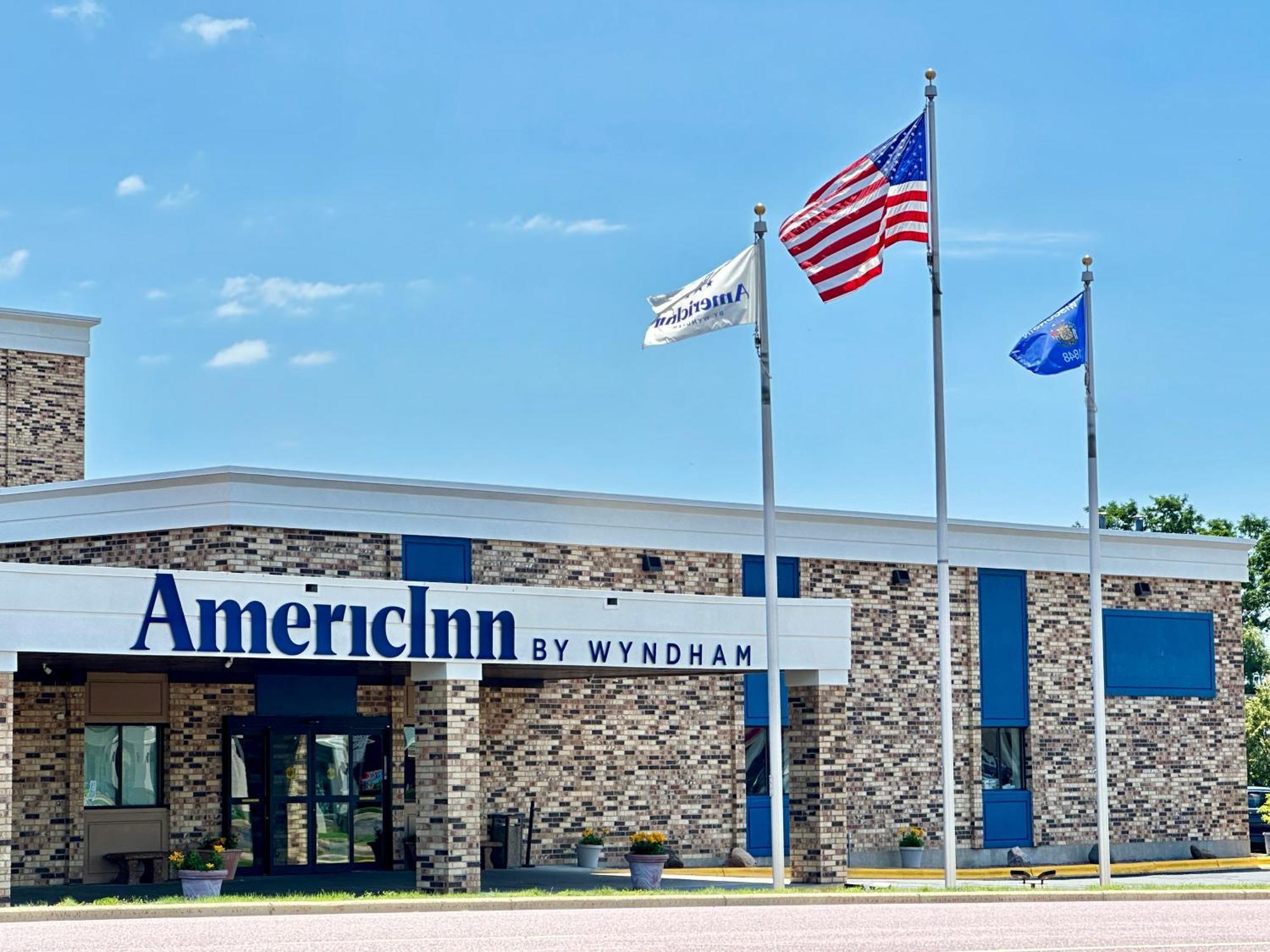 Americinn & Suites By Wyndham Baraboo Event Center Экстерьер фото