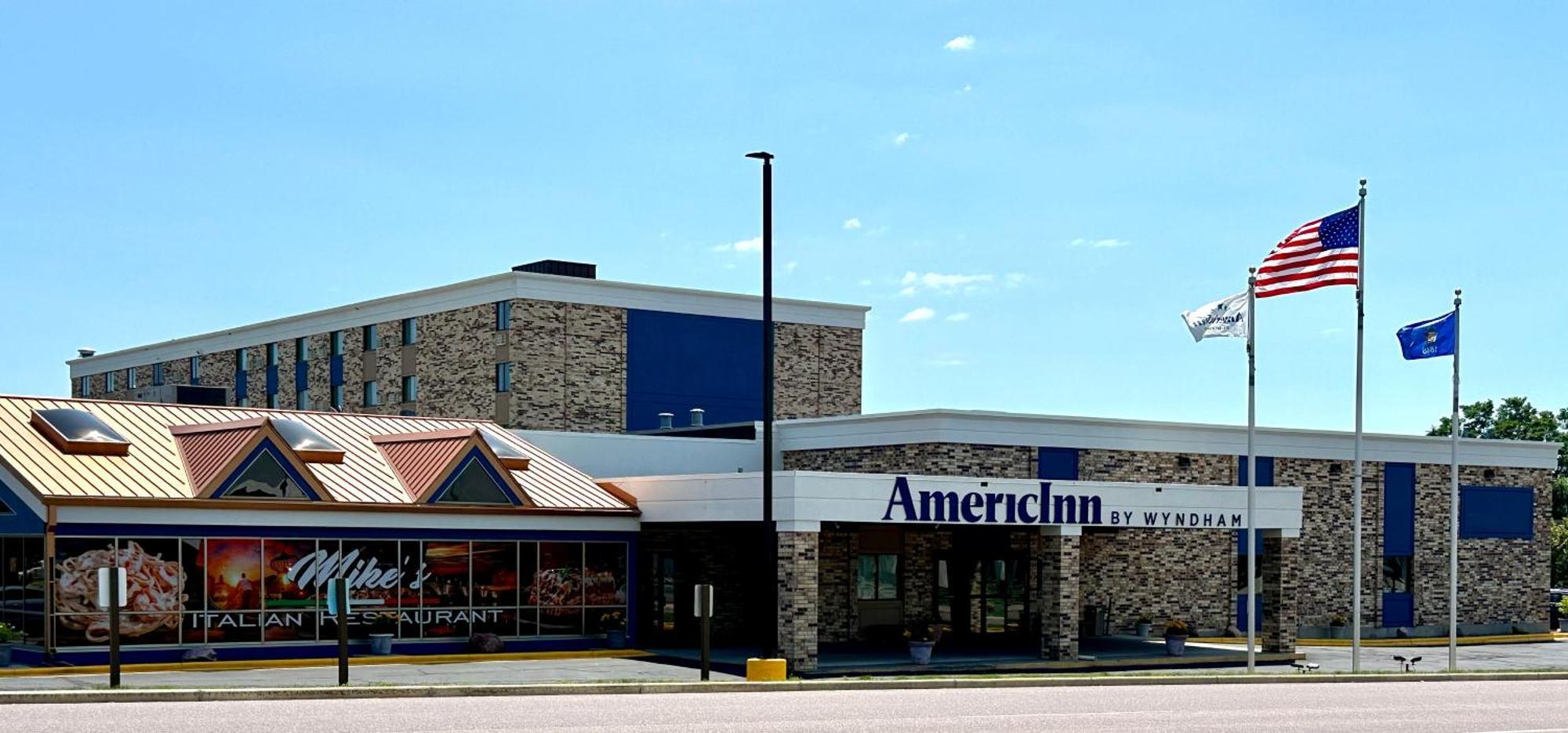 Americinn & Suites By Wyndham Baraboo Event Center Экстерьер фото