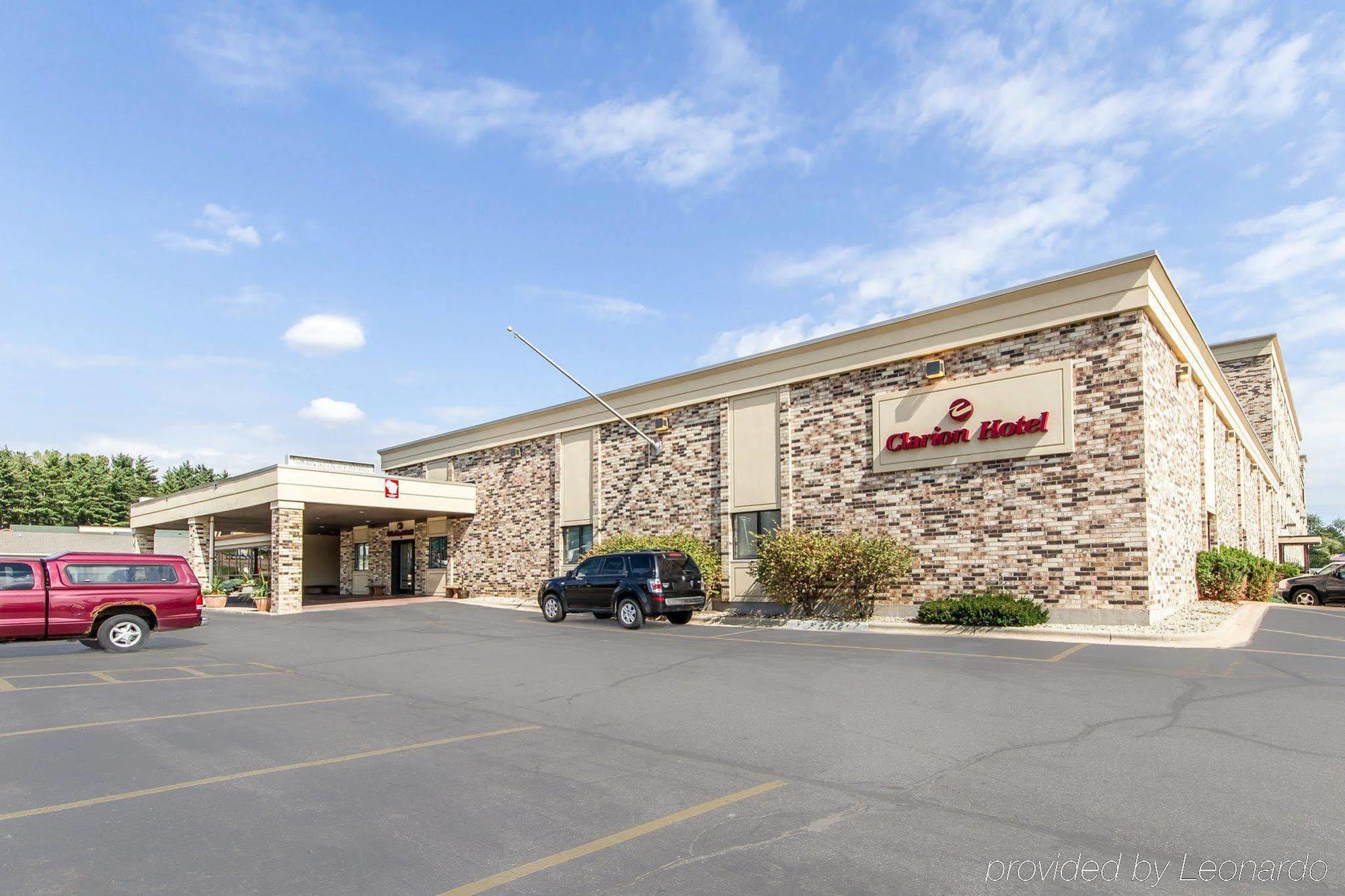 Americinn & Suites By Wyndham Baraboo Event Center Экстерьер фото