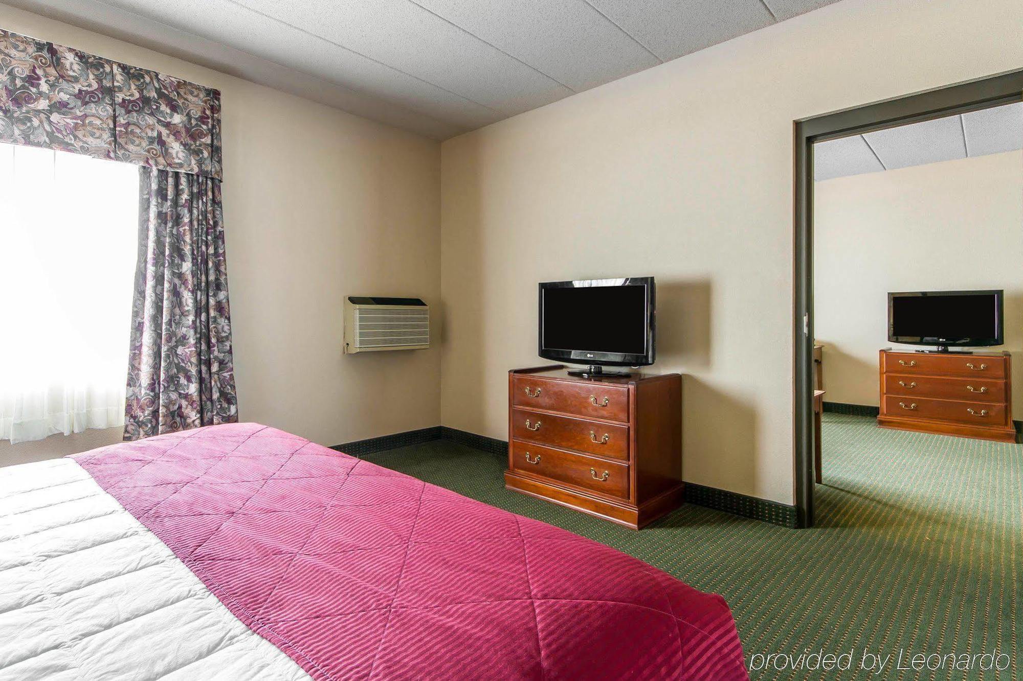 Americinn & Suites By Wyndham Baraboo Event Center Экстерьер фото