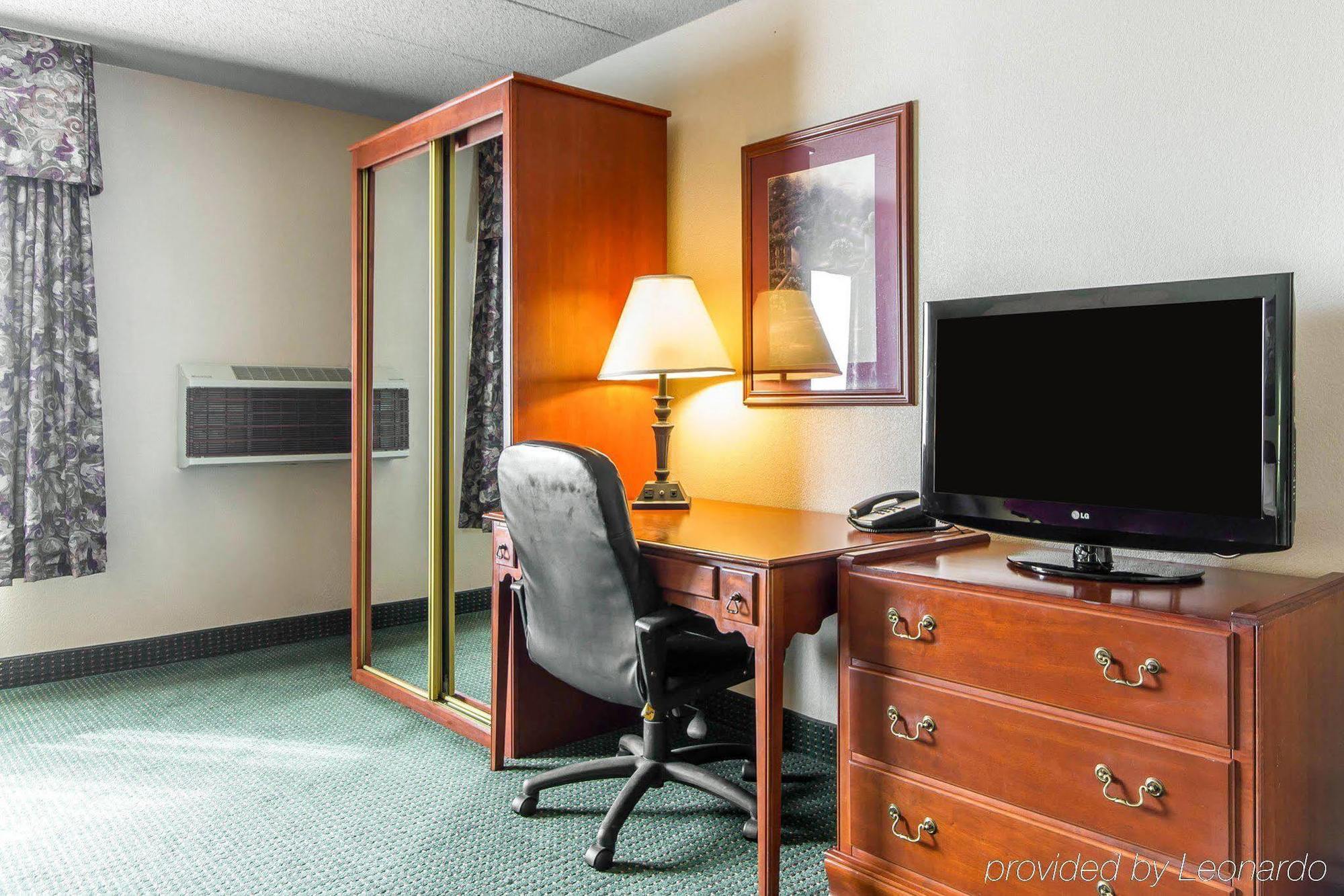 Americinn & Suites By Wyndham Baraboo Event Center Экстерьер фото